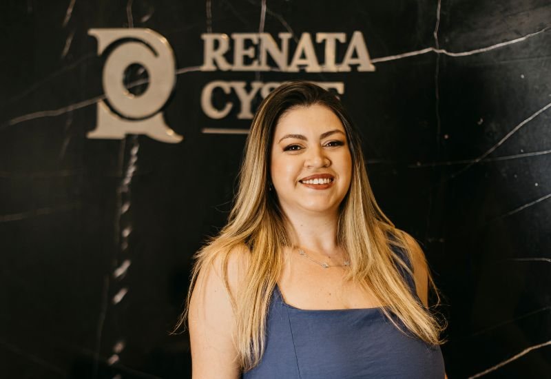 Poliana Moura secretária Renata Cysne Advocacia